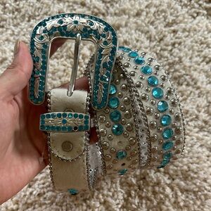 Western Belt Women’s Medium Genuine Leather White Fur Turquoise Embellished Belt